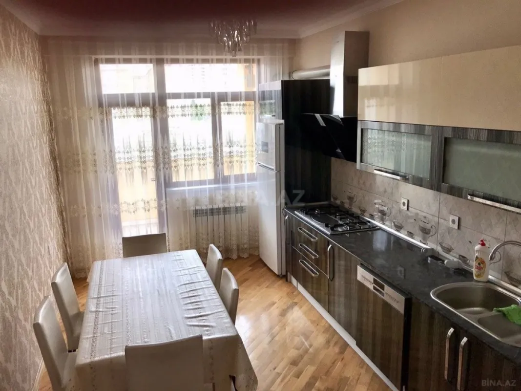 Kirayə verilir 2 otaqlı mənzil 100 m²