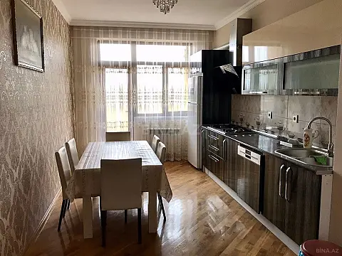 Kirayə verilir 2 otaqlı mənzil 100 m²