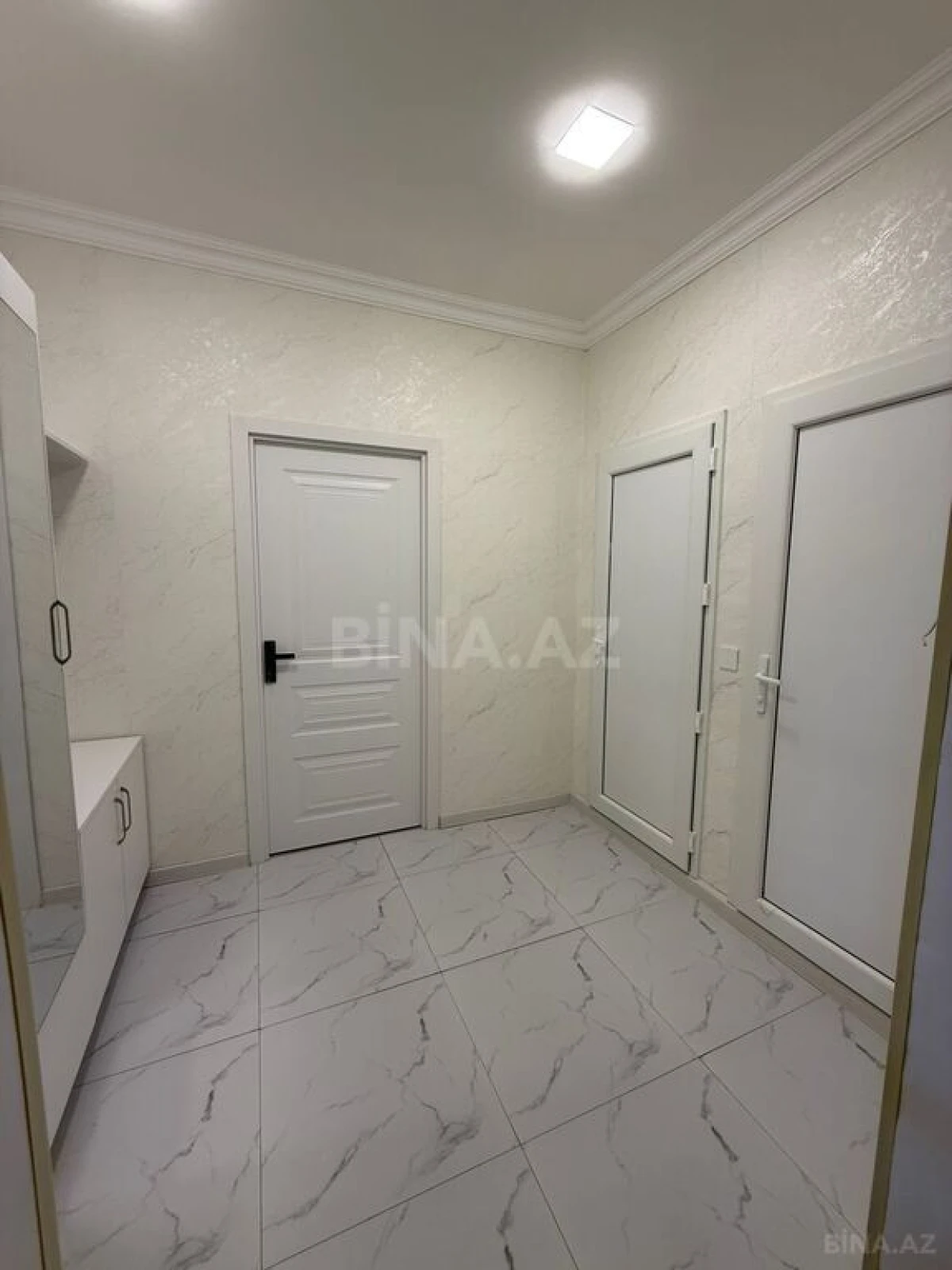 Satılır 2 otaqlı mənzil 84 m²