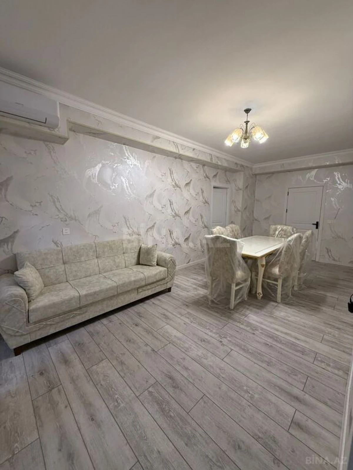 Satılır 2 otaqlı mənzil 84 m²