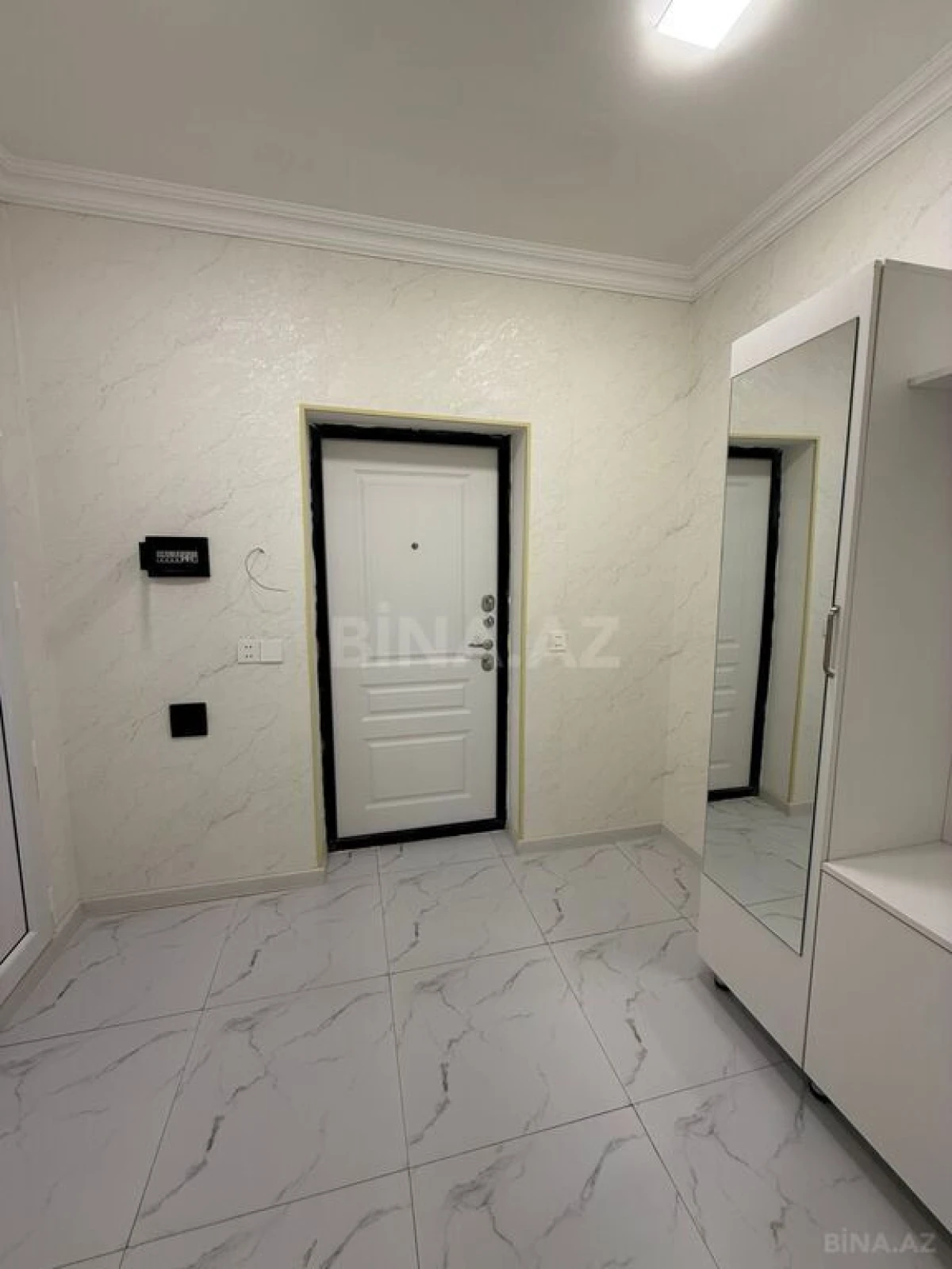 Satılır 2 otaqlı mənzil 84 m²