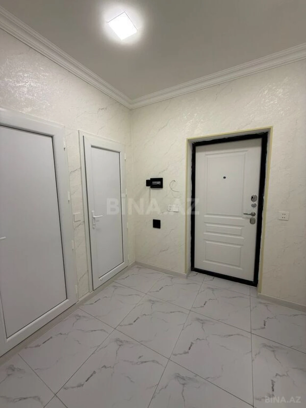 Satılır 2 otaqlı mənzil 84 m²