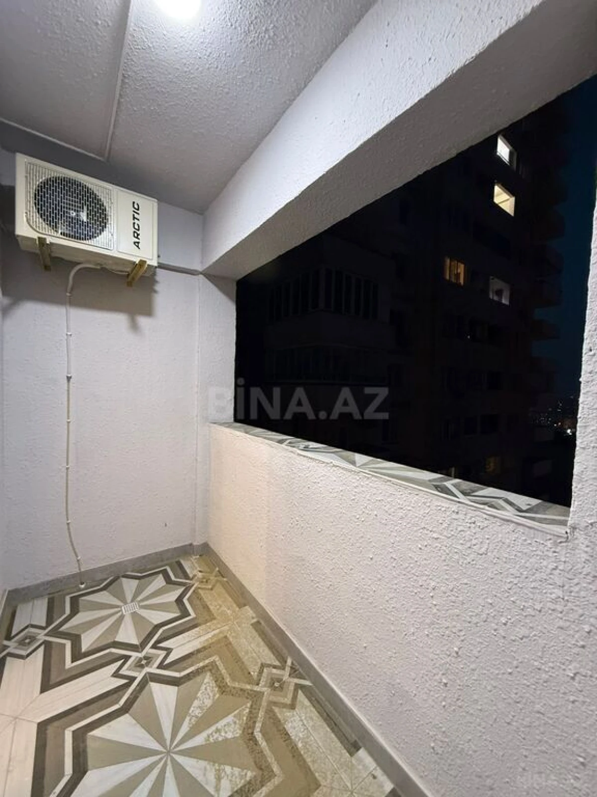 Satılır 2 otaqlı mənzil 84 m²