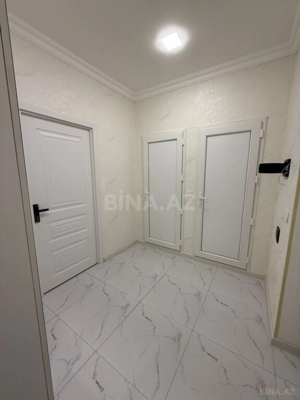 Satılır 2 otaqlı mənzil 84 m²