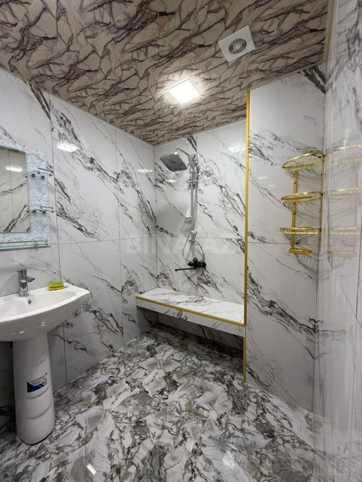 Satılır 2 otaqlı mənzil 84 m²