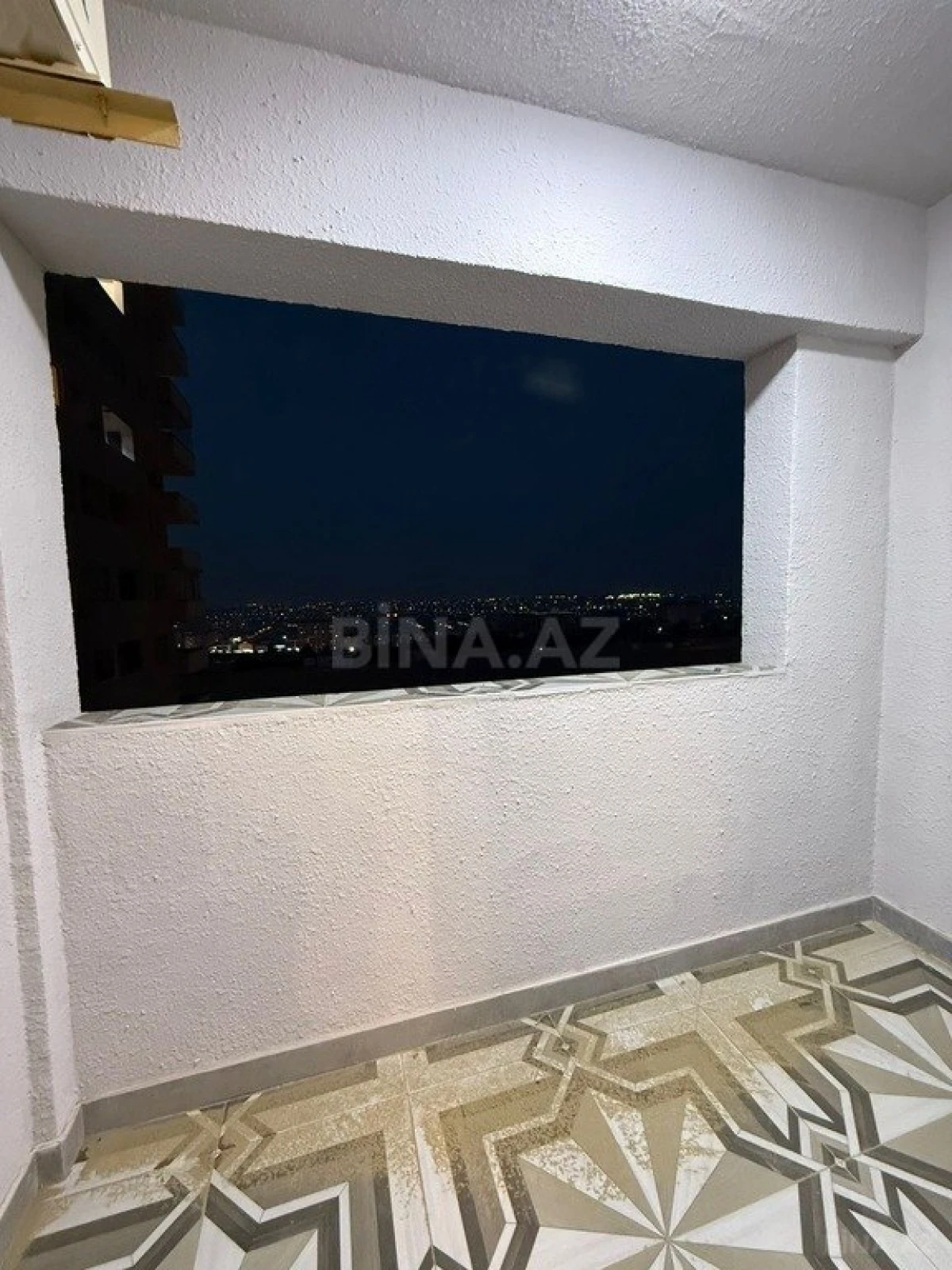 Satılır 2 otaqlı mənzil 84 m²