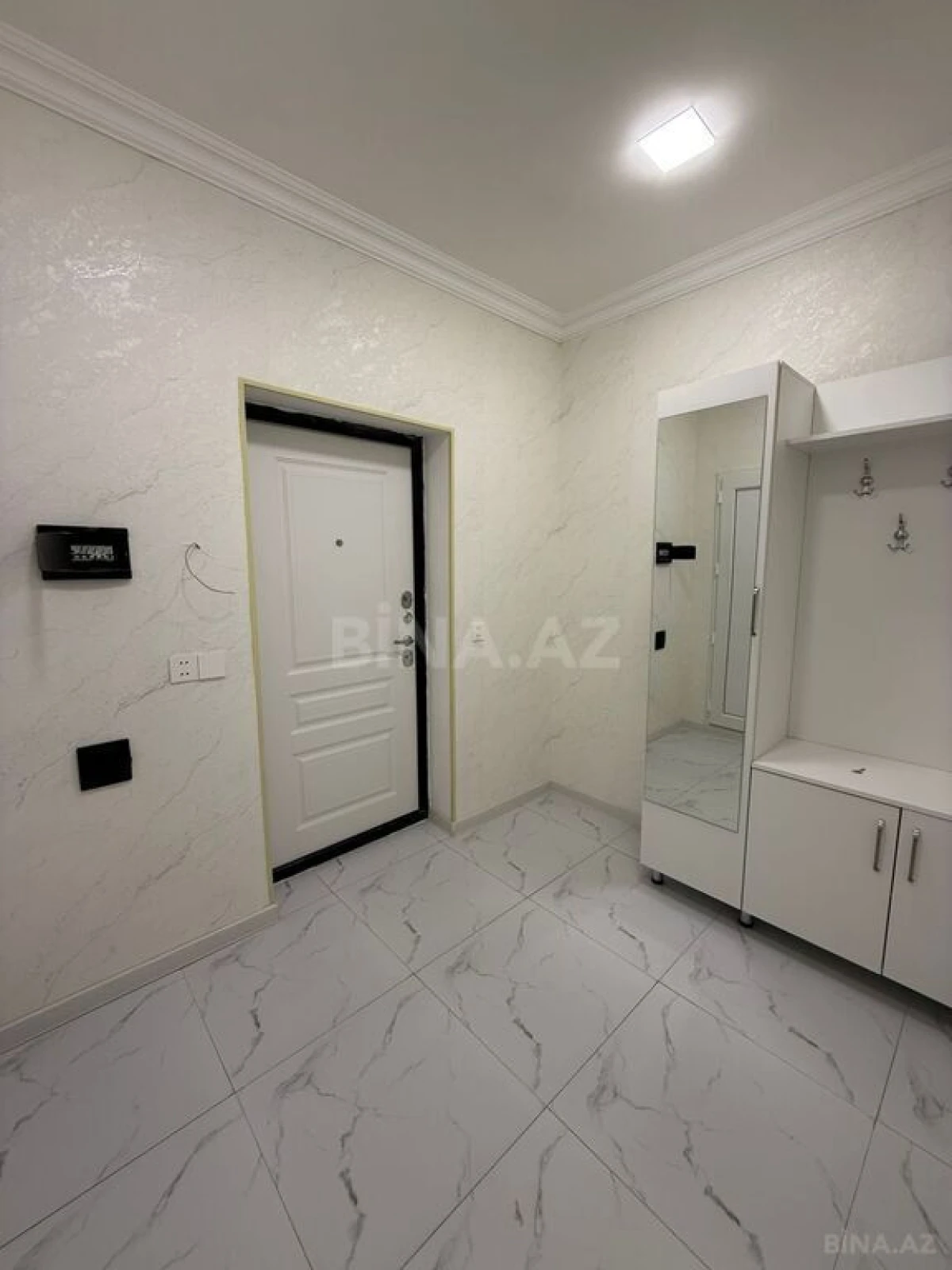 Satılır 2 otaqlı mənzil 84 m²