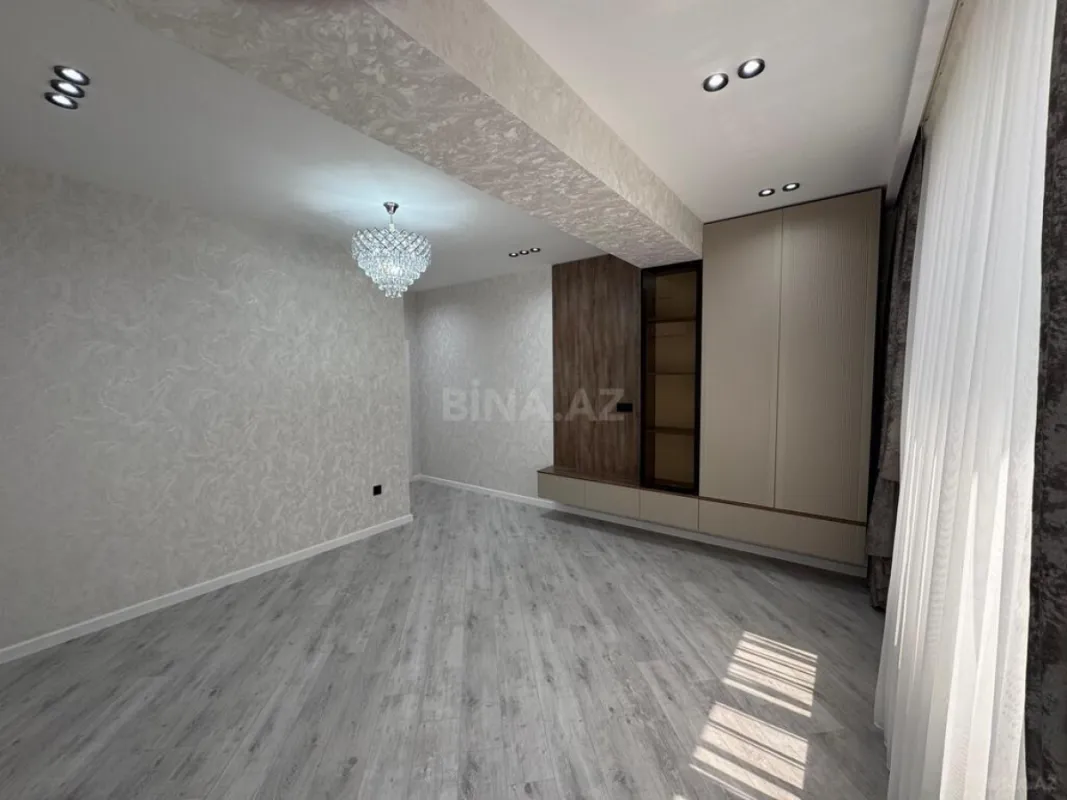 Satılır 3 otaqlı mənzil 107 m²