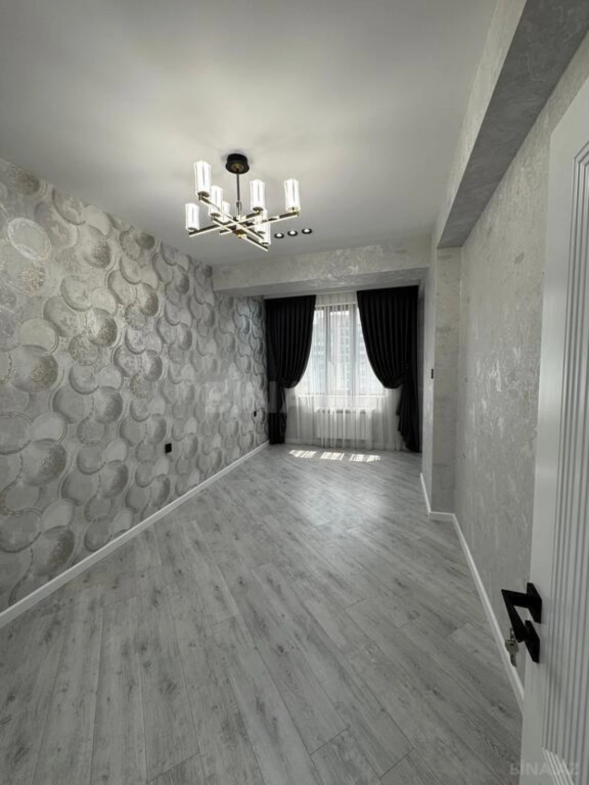 Satılır 3 otaqlı mənzil 107 m²