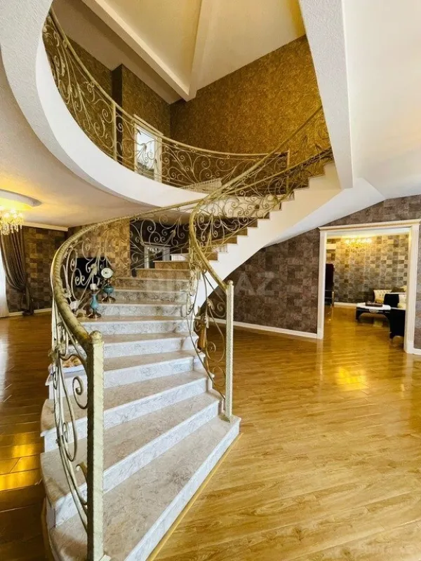Kirayə verilir 6 otaqlı həyət evi 360 m²