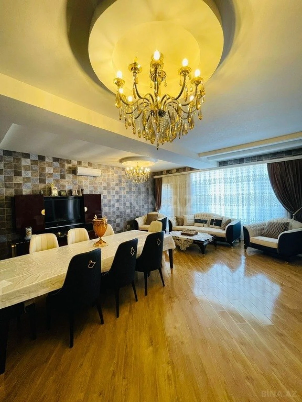Kirayə verilir 6 otaqlı həyət evi 360 m²