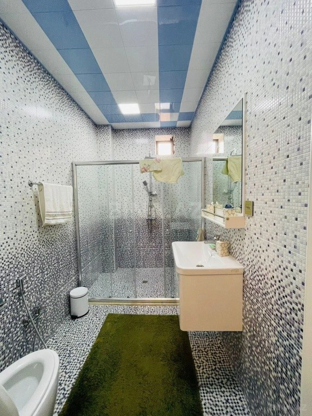 Kirayə verilir 6 otaqlı həyət evi 360 m²