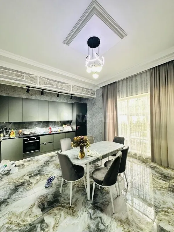 Kirayə verilir 4 otaqlı həyət evi 360 m²