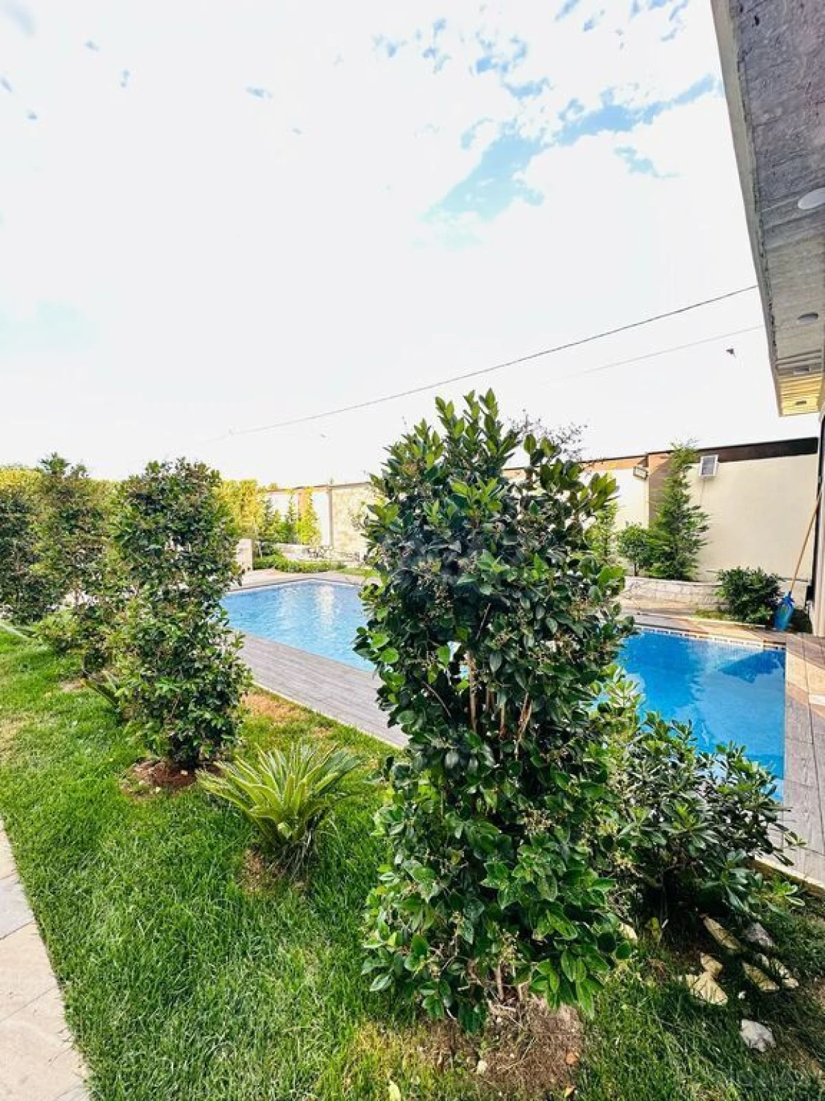 Kirayə verilir 4 otaqlı həyət evi 360 m²