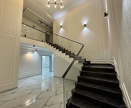 Kirayə verilir 6 otaqlı həyət evi 360 m²