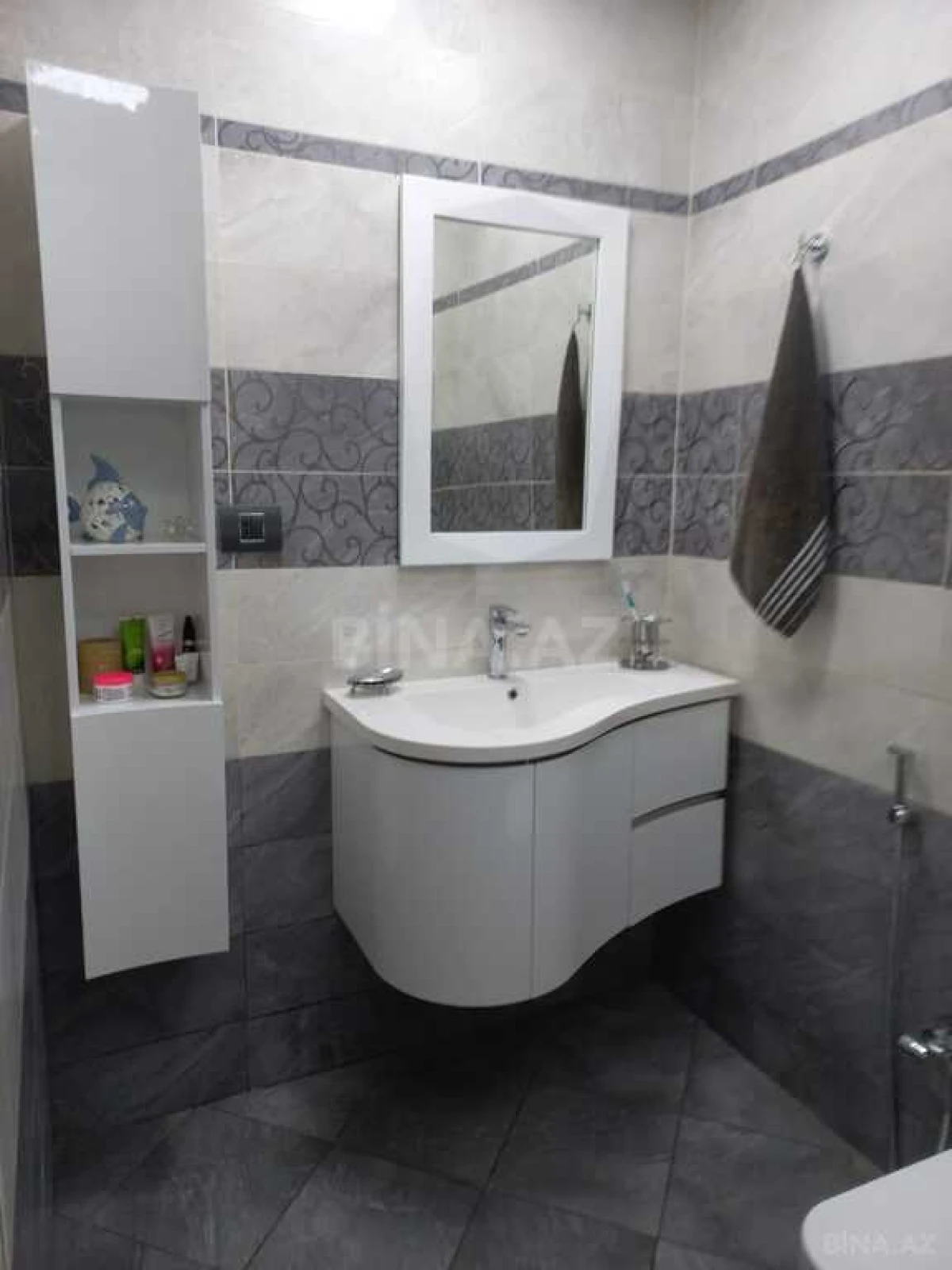 Satılır 2 otaqlı mənzil 95 m²