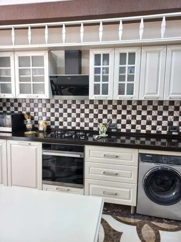 Satılır 2 otaqlı mənzil 95 m²