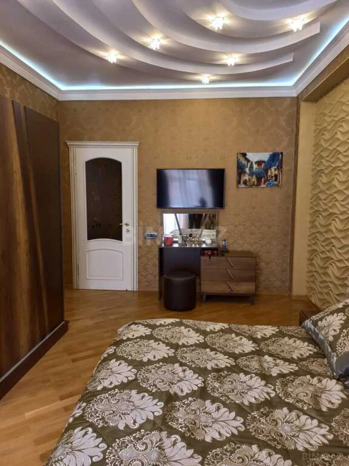 Satılır 2 otaqlı mənzil 95 m²