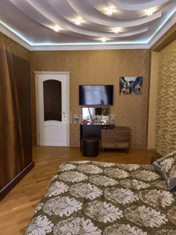 Satılır 2 otaqlı mənzil 95 m²
