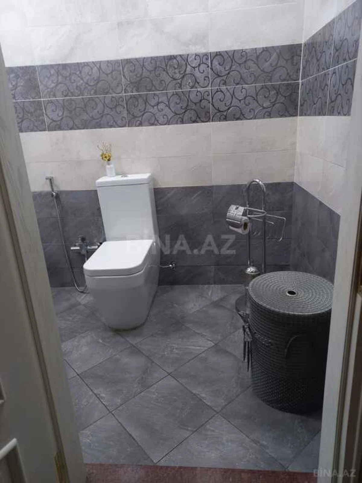 Satılır 2 otaqlı mənzil 95 m²