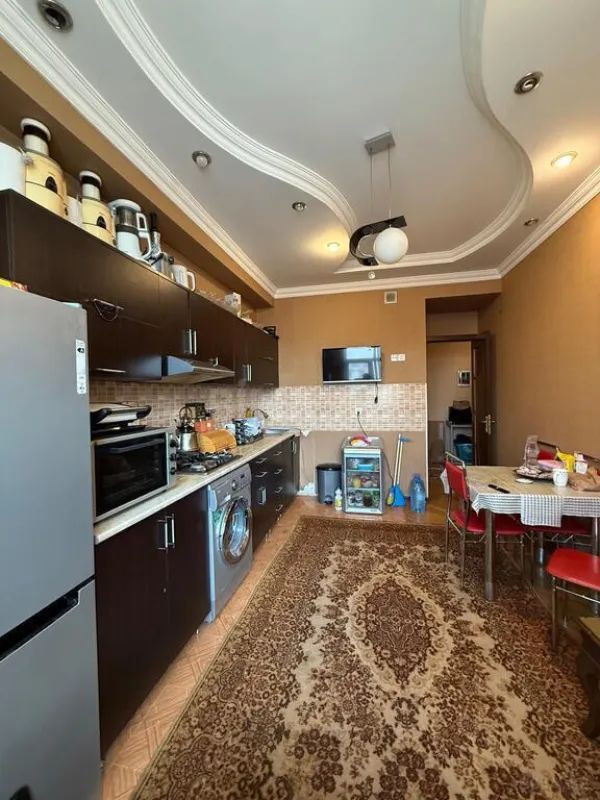 Satılır 2 otaqlı mənzil 85 m²