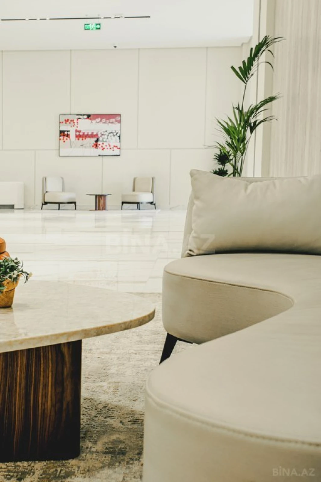 Satılır 4 otaqlı mənzil 199 m²