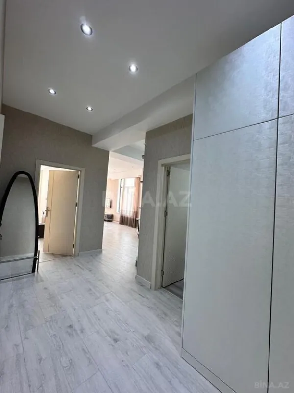 Satılır 2 otaqlı mənzil 72 m²