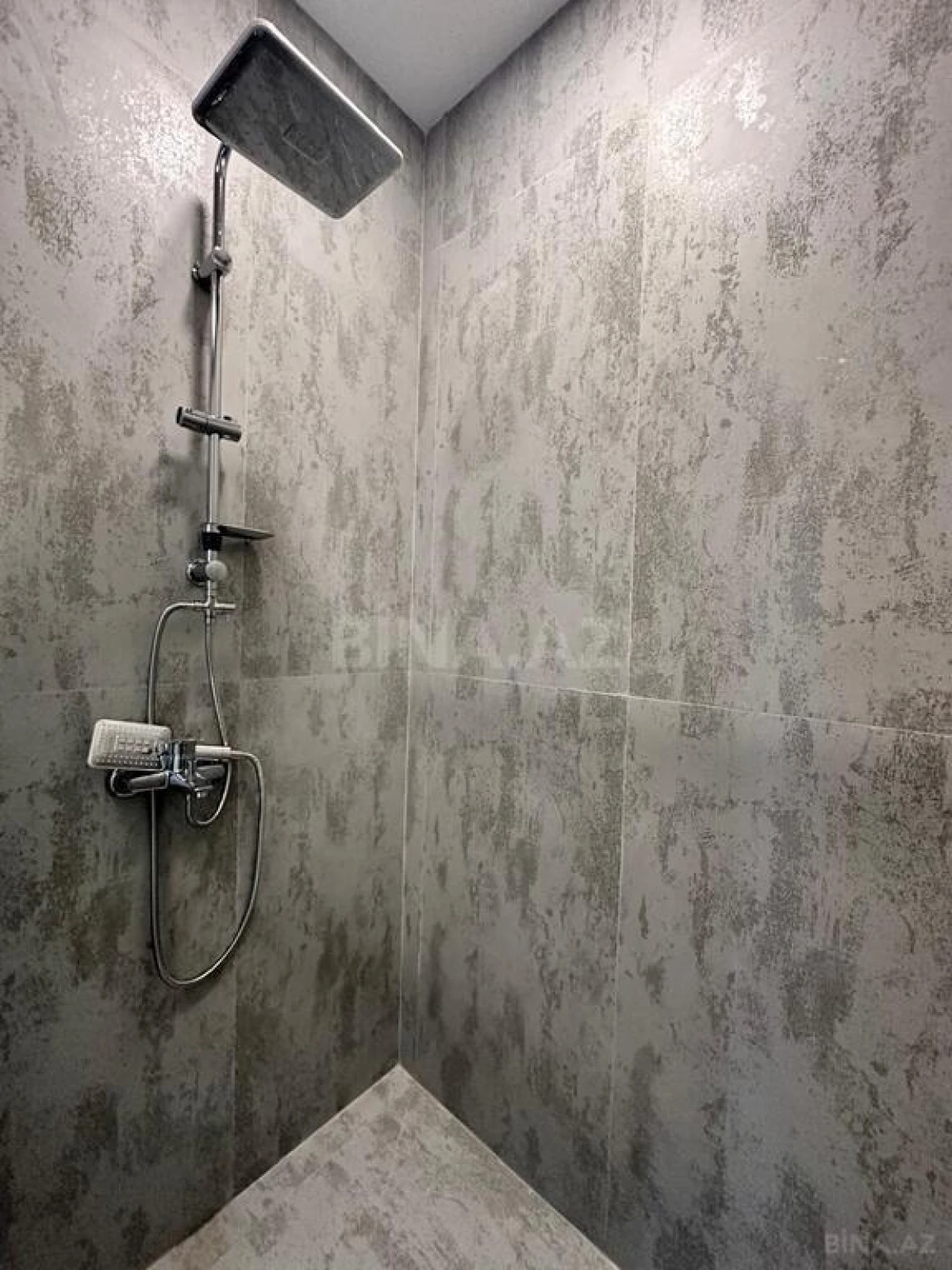 Satılır 2 otaqlı mənzil 72 m²