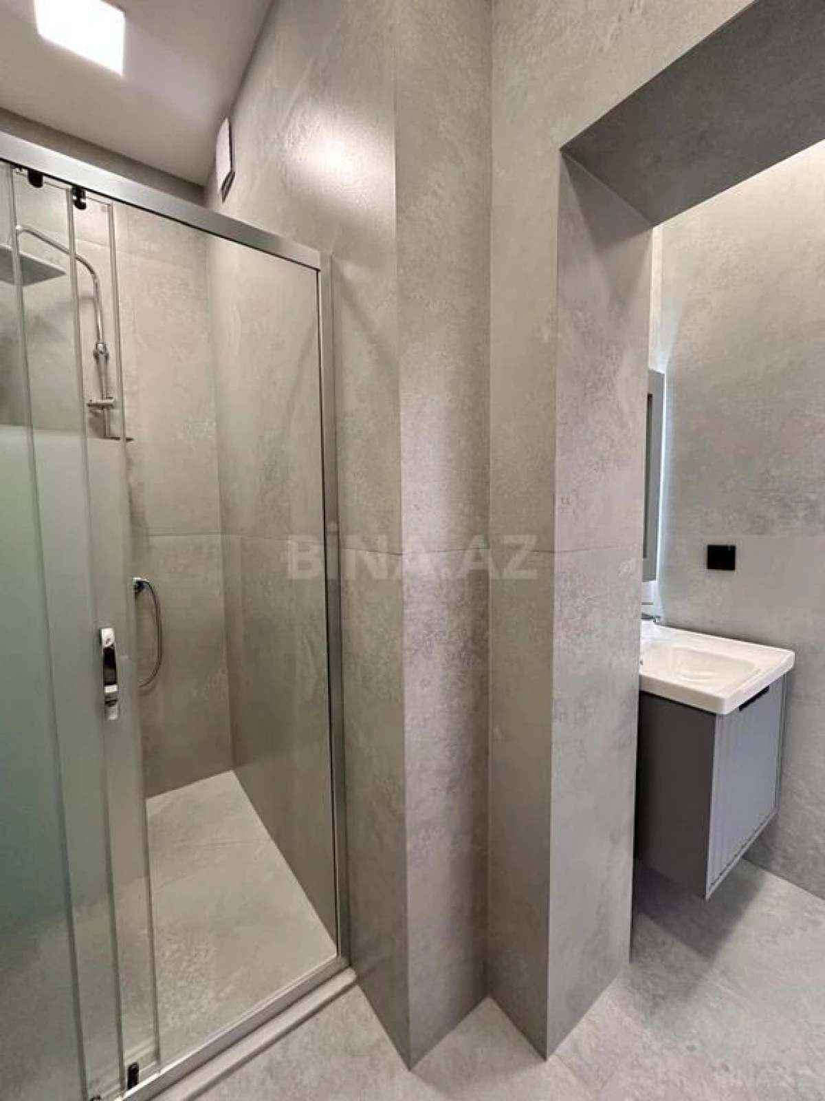 Satılır 2 otaqlı mənzil 72 m²