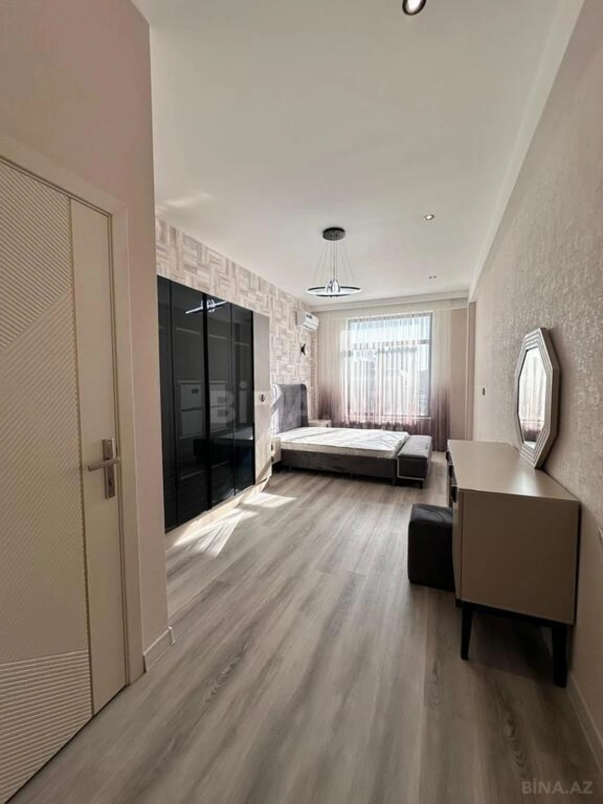 Satılır 2 otaqlı mənzil 72 m²
