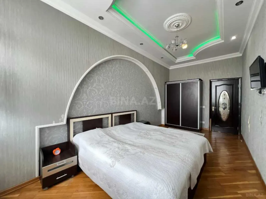 Satılır 3 otaqlı mənzil 163 m²