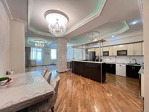 Satılır 3 otaqlı mənzil 163 m²