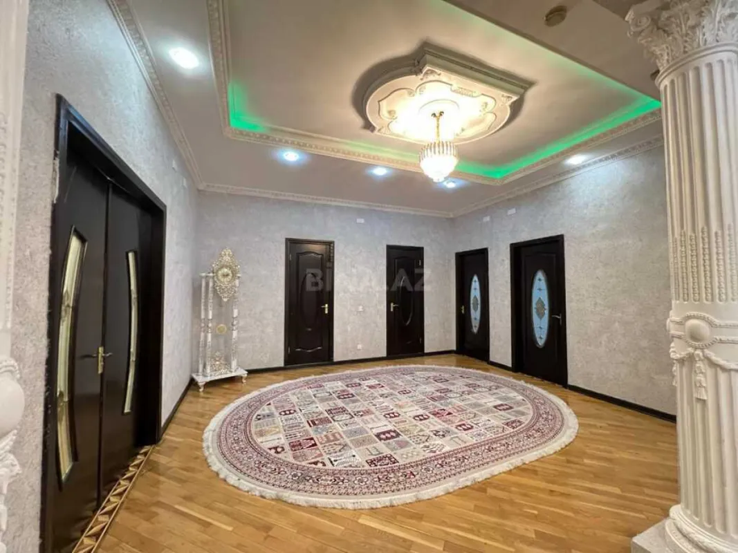 Satılır 3 otaqlı mənzil 163 m²