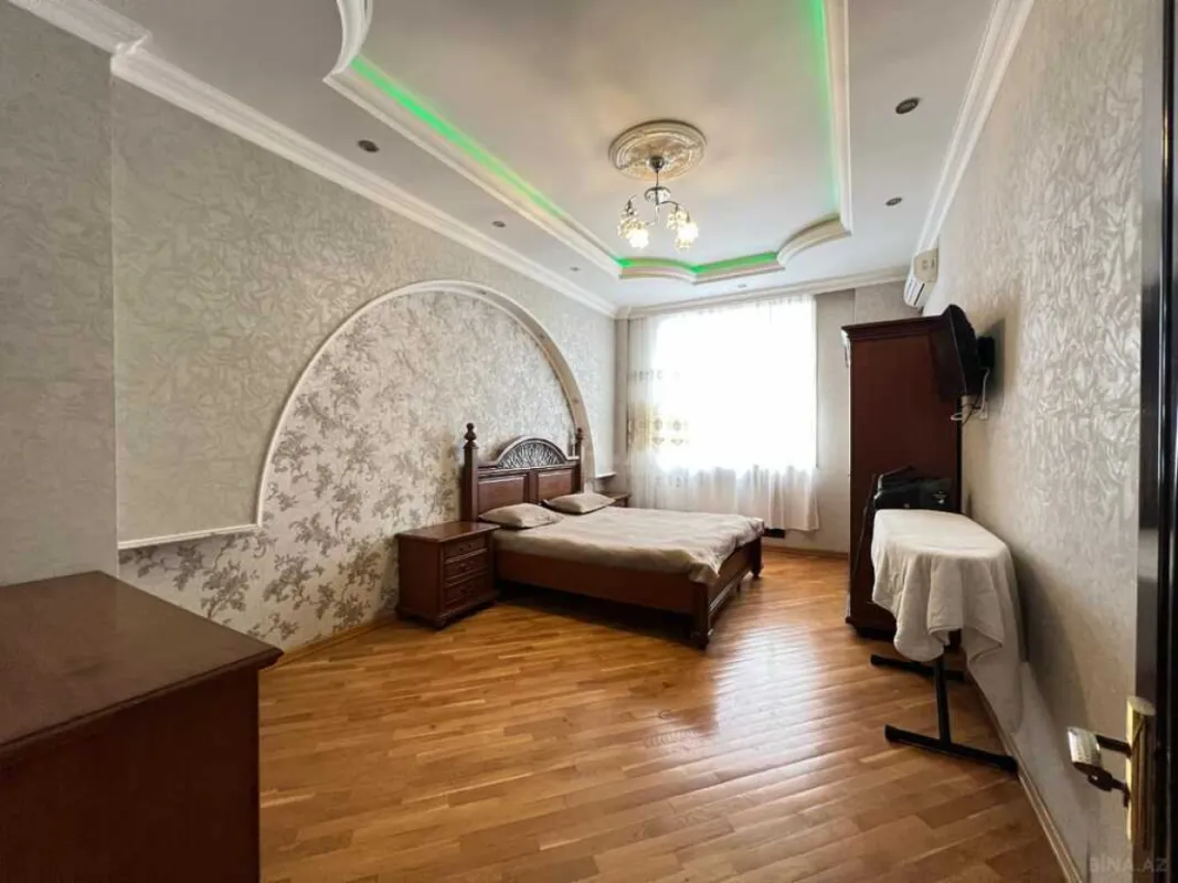 Satılır 3 otaqlı mənzil 163 m²