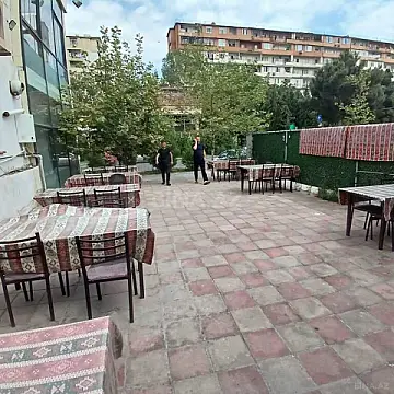 Satılır obyekt 180 m²