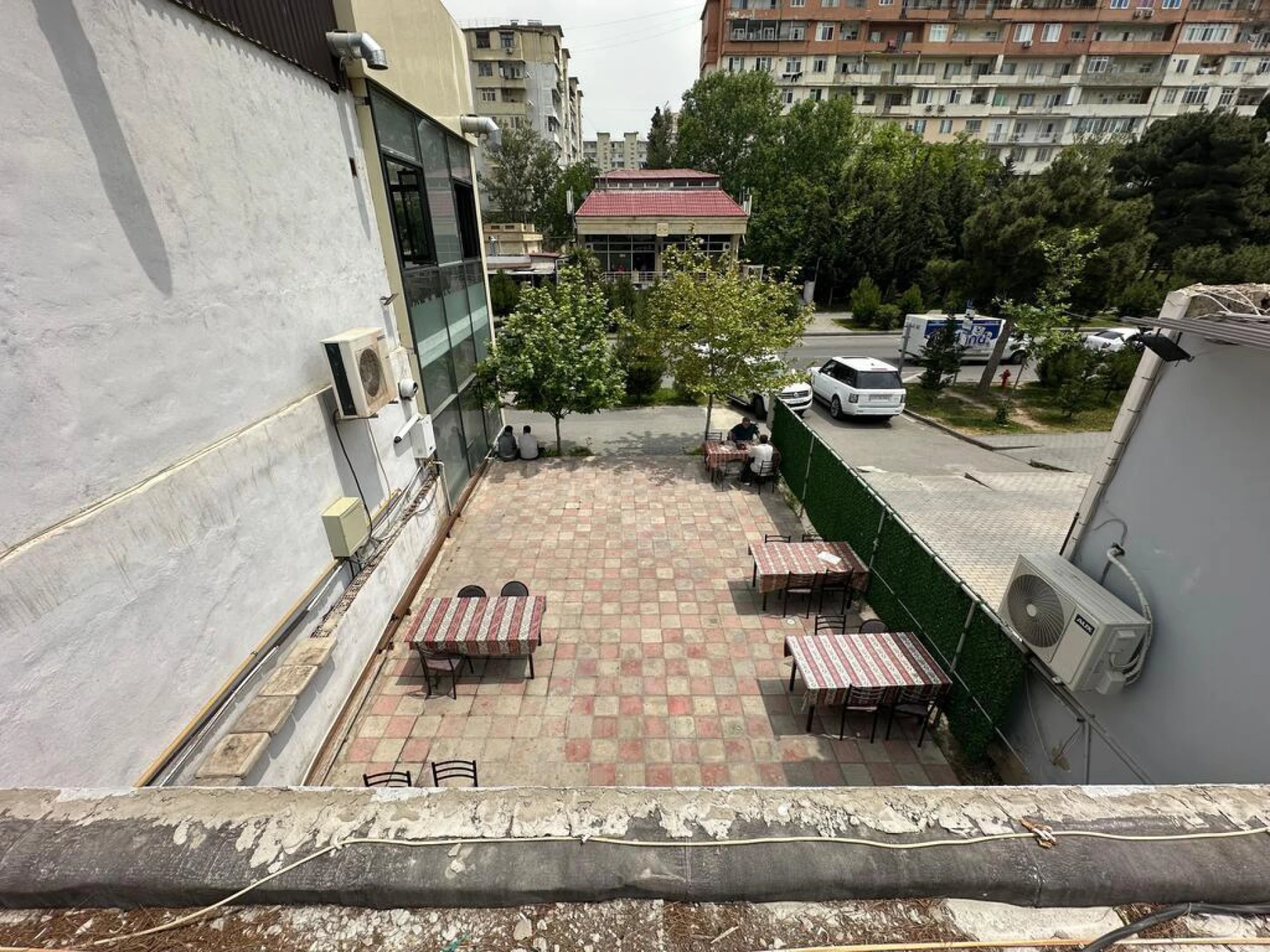 Satılır obyekt 180 m²