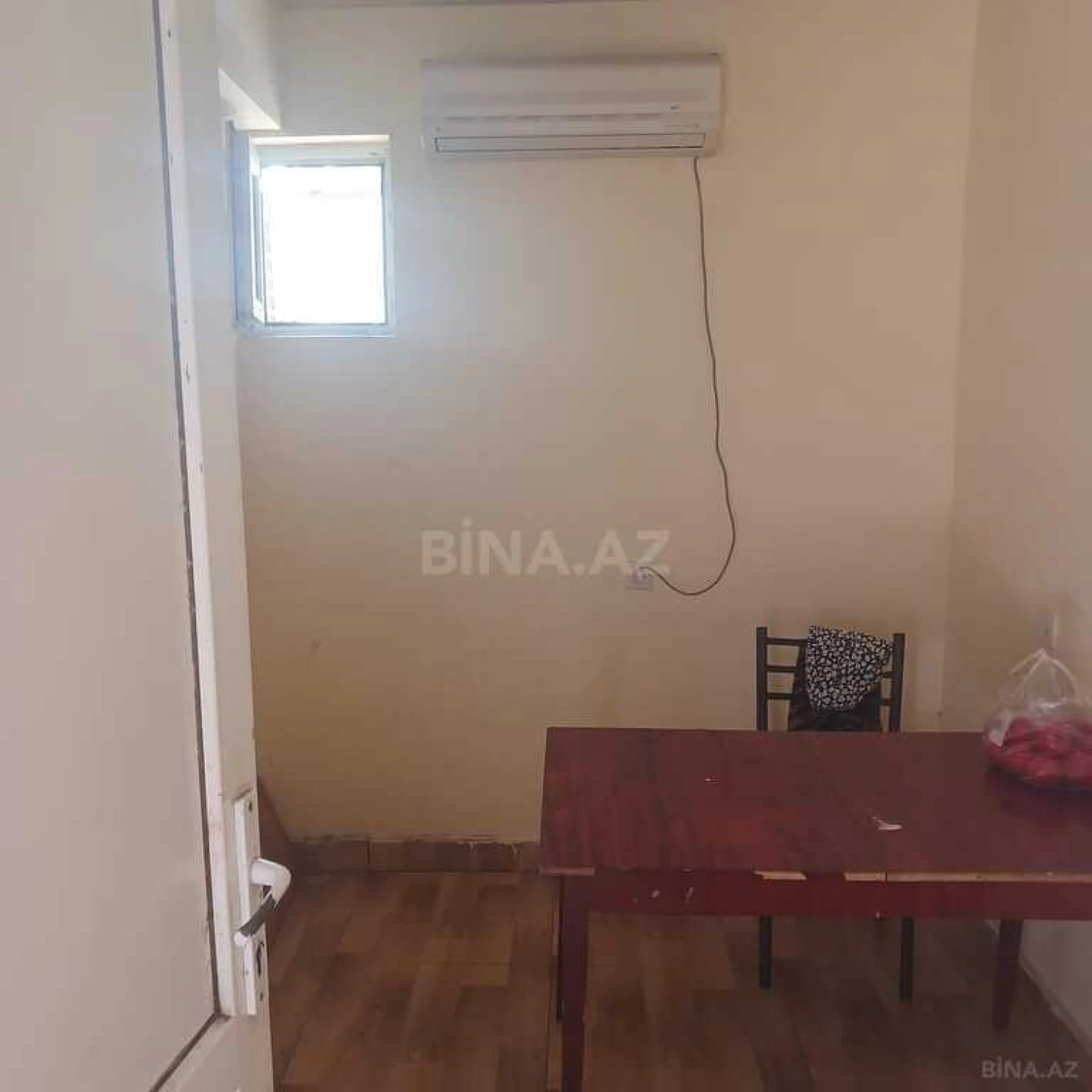 Satılır obyekt 180 m²