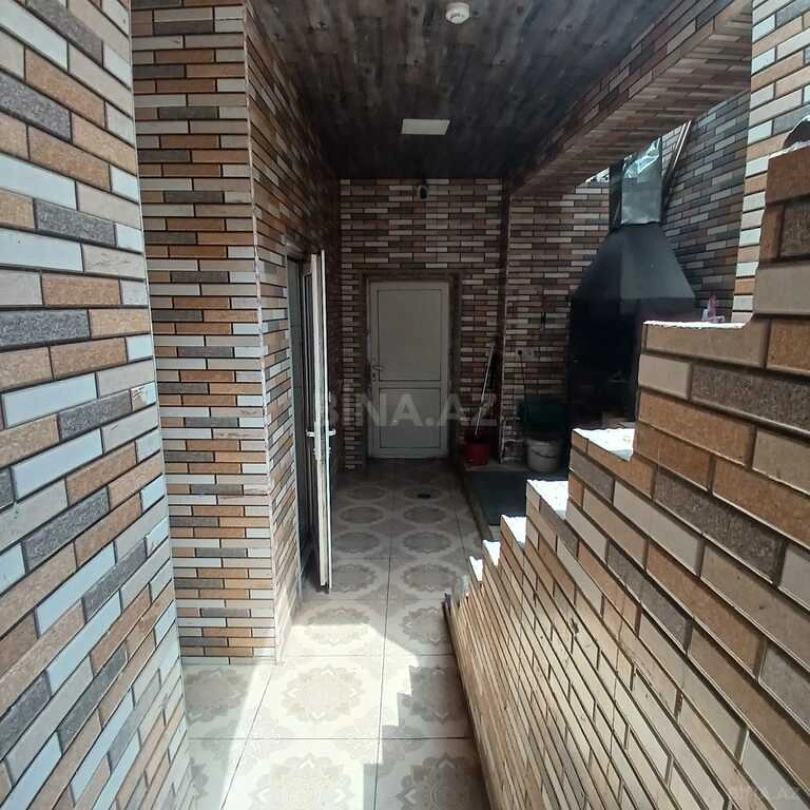 Satılır obyekt 180 m²