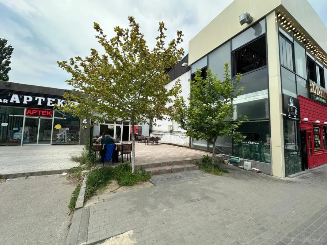 Satılır obyekt 180 m²