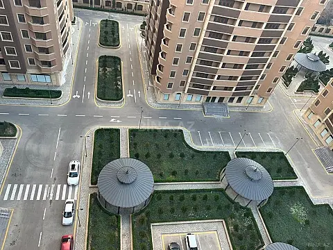 Satılır 2 otaqlı mənzil 83 m²