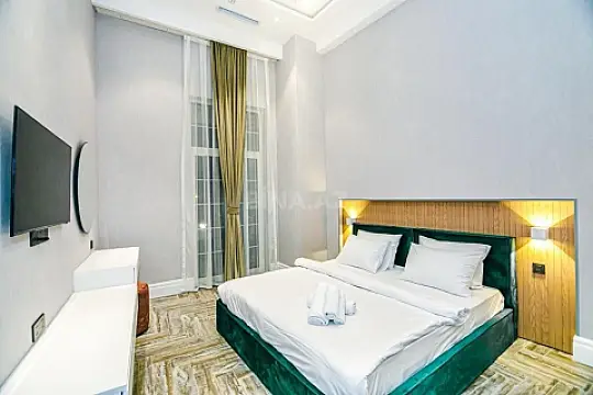 Satılır 3 otaqlı mənzil 135 m²