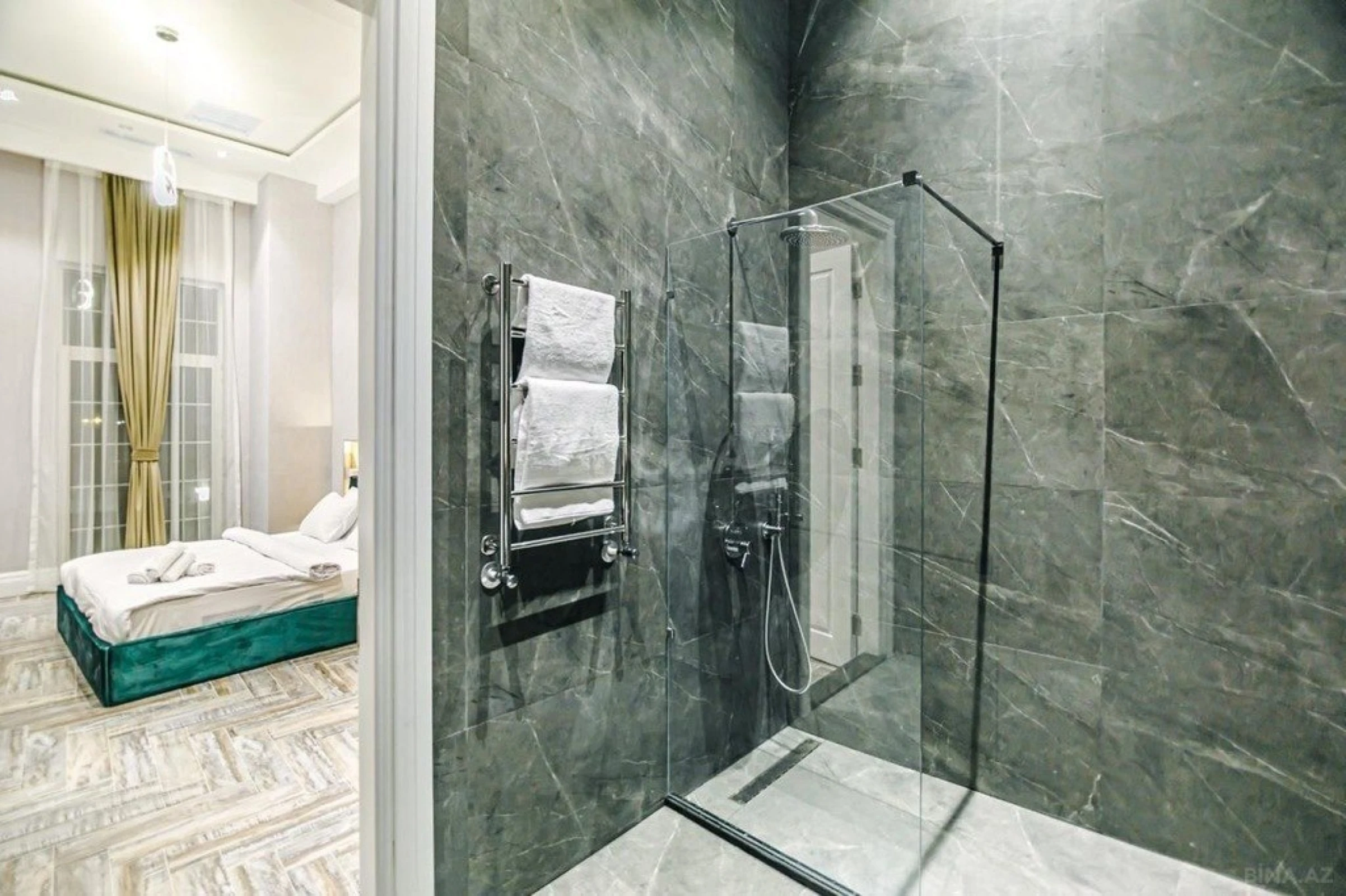 Satılır 3 otaqlı mənzil 135 m²