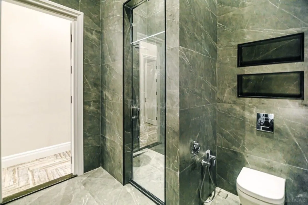 Satılır 3 otaqlı mənzil 135 m²