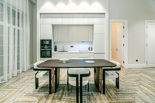 Satılır 3 otaqlı mənzil 135 m²