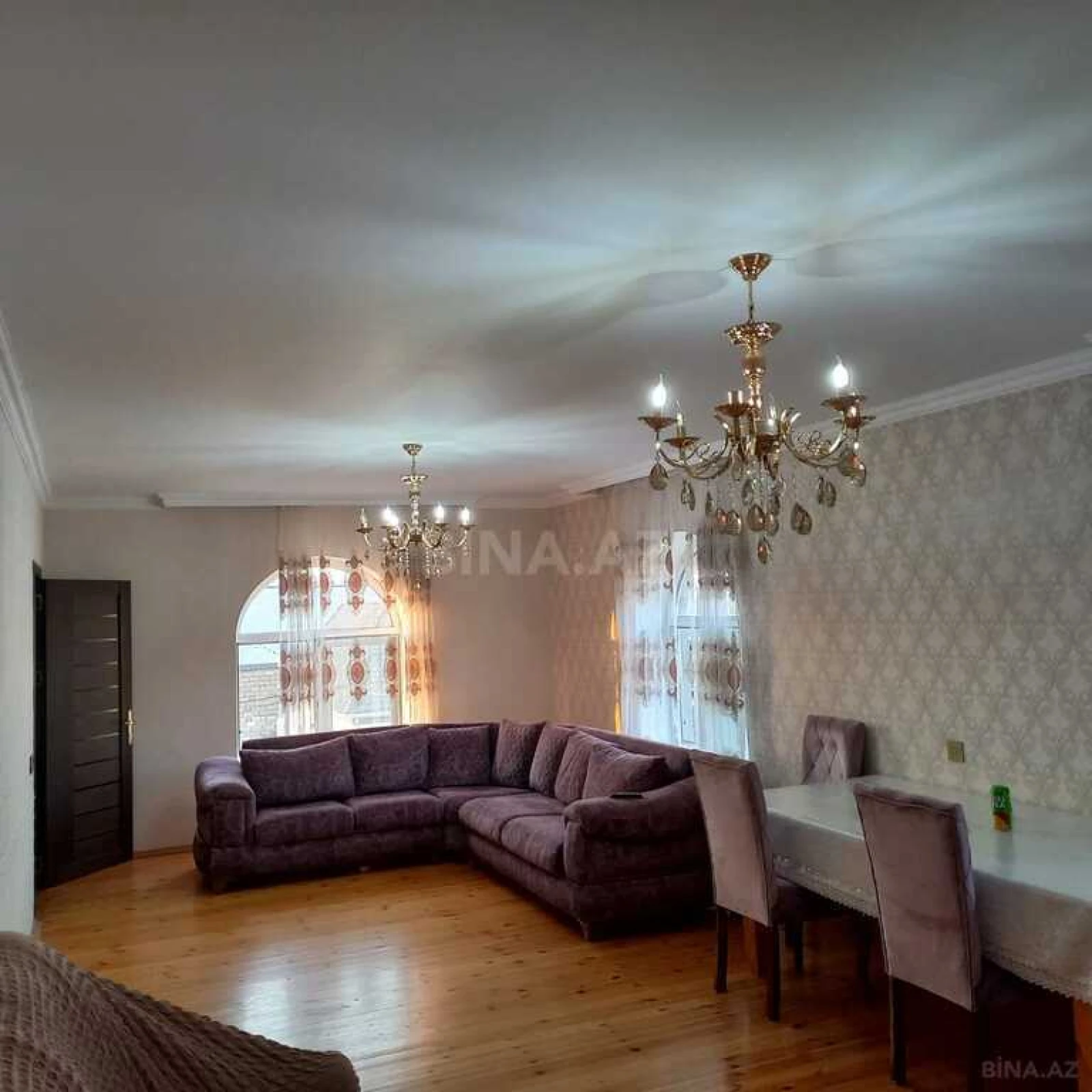 Satılır 8 otaqlı həyət evi 260 m²