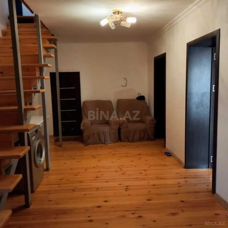 Satılır 8 otaqlı həyət evi 260 m²