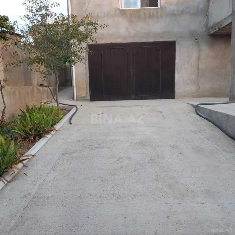 Satılır 8 otaqlı həyət evi 260 m²
