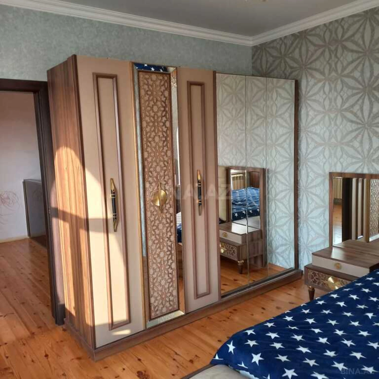 Satılır 8 otaqlı həyət evi 260 m²