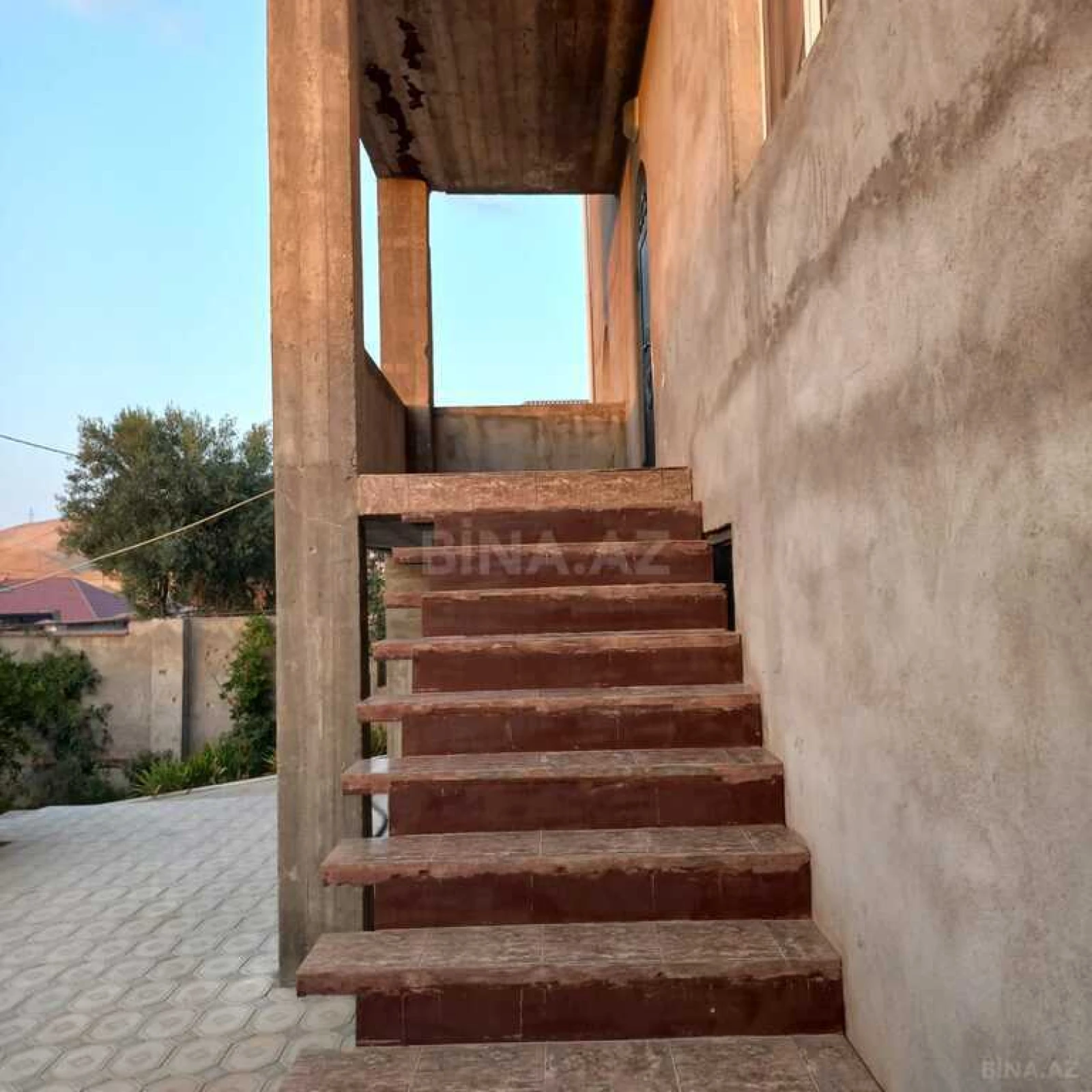 Satılır 8 otaqlı həyət evi 260 m²