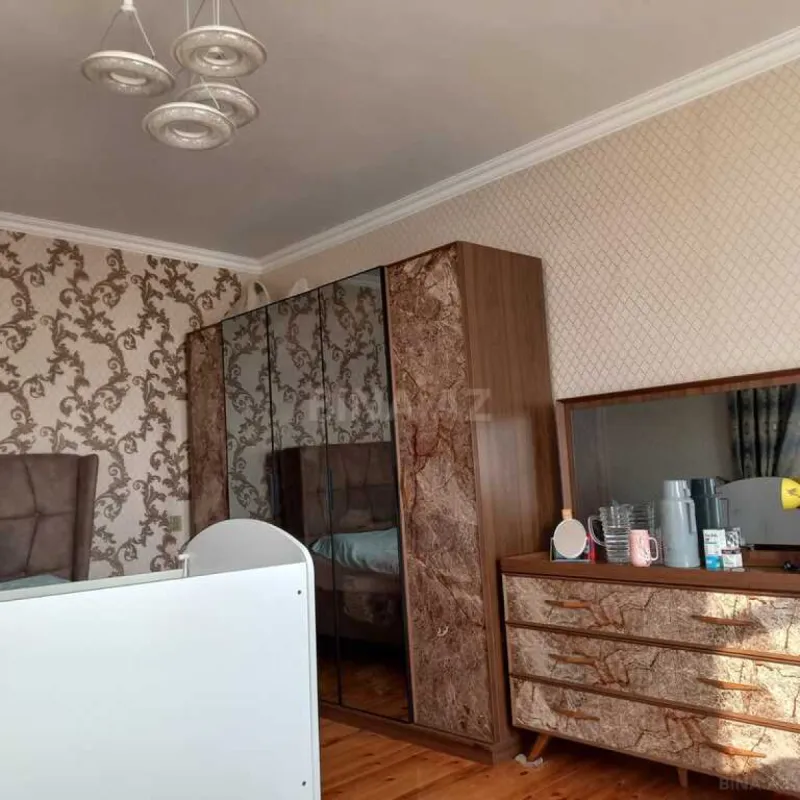 Satılır 8 otaqlı həyət evi 260 m²
